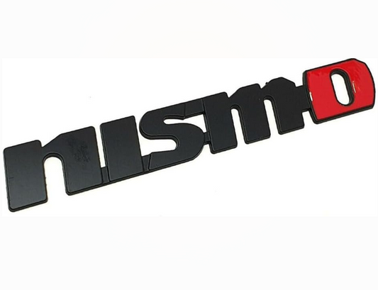 "Nismo"-Schriftzug 3D-Badge